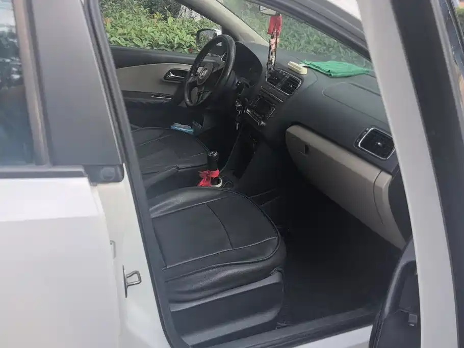 Volkswagen Polo 2012 2011 1.4L Manual Style Edition