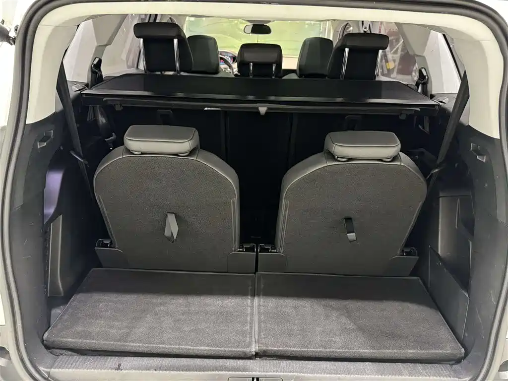 Peugeot 5008 2018 2017 380THP 7-seat Luxury Edition