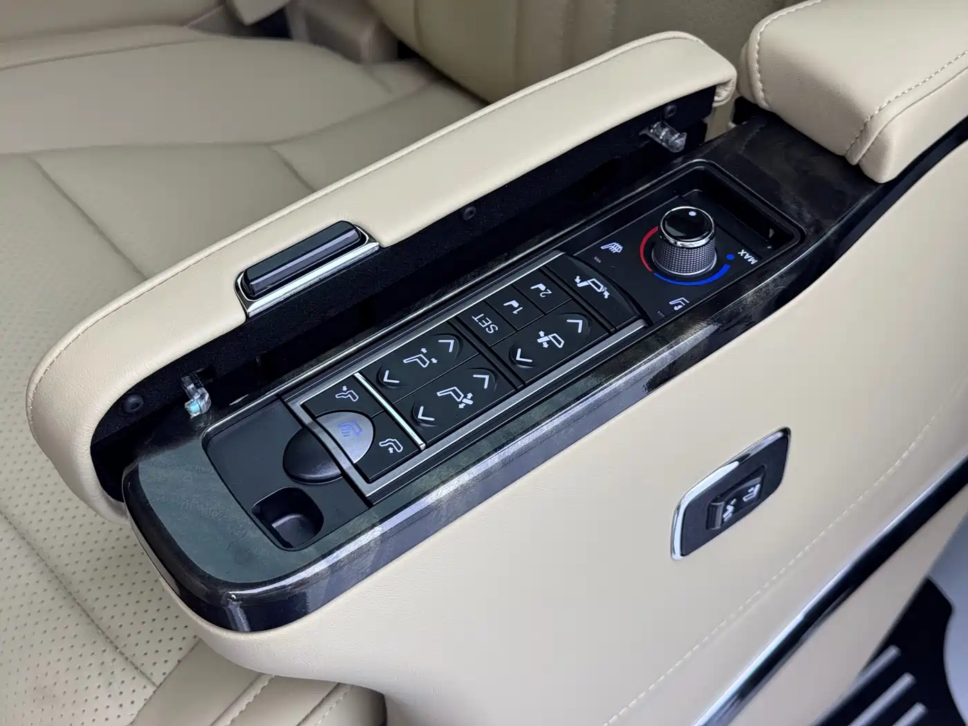 Toyota Alphard 2015 3.5L Luxury Edition фото 8