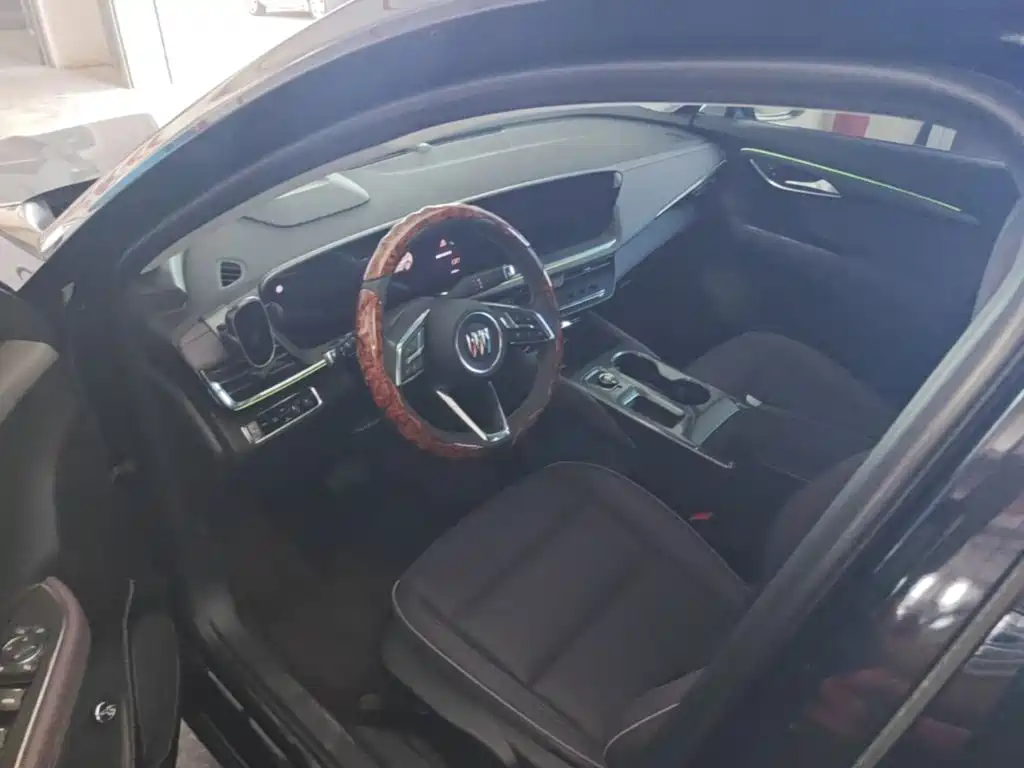 Buick Envision Plus 2026 2026 Envision Plus 28T FWD Base