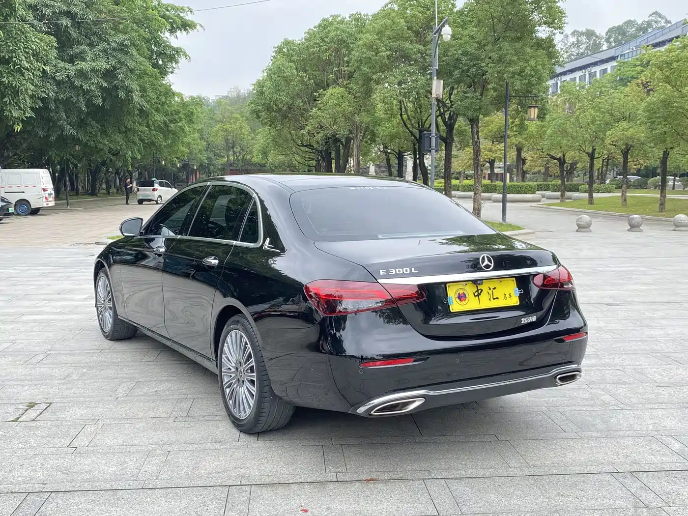 Mercedes-Benz E-Class 2021 E 300 L Fashion фото 9