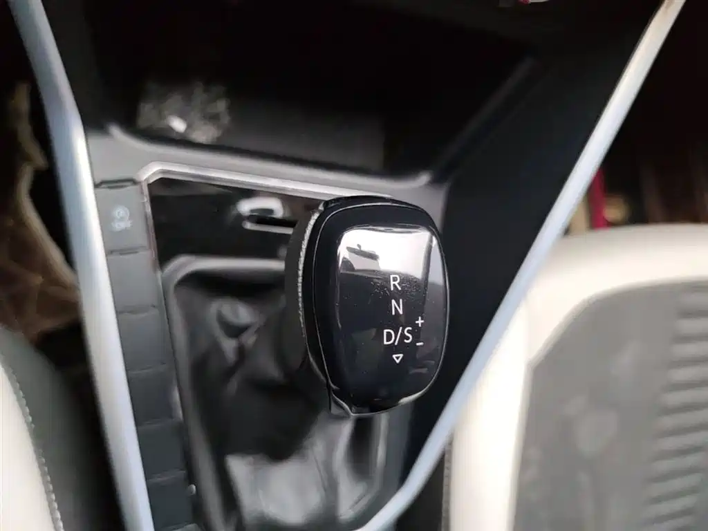 Volkswagen Polo 2019 Plus 1.5L Automatic Colorful Tech Edition фото 14