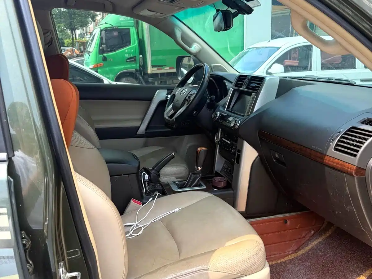 Фото 8 - Toyota Prado