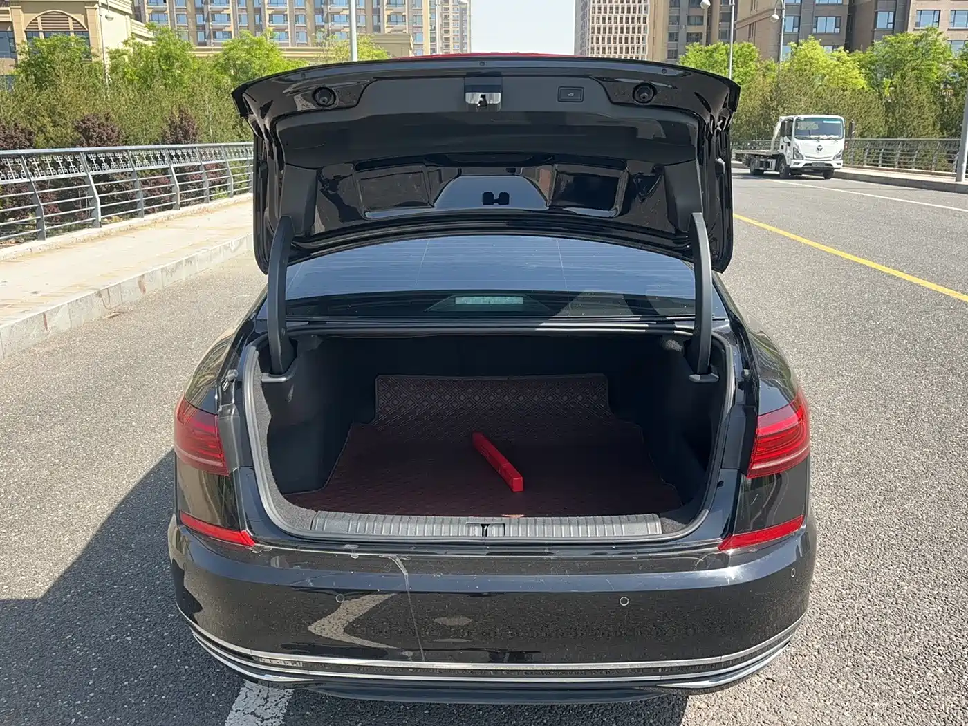 Volkswagen Passat 2023 330TSI Starlight Luxury Edition фото 20