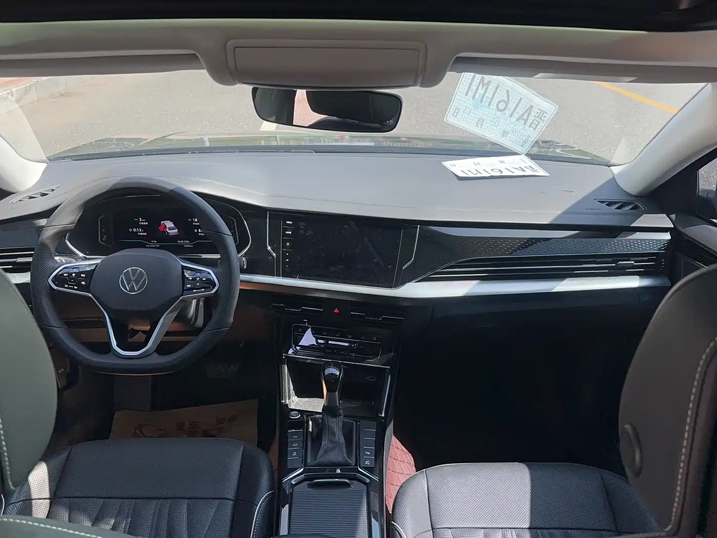 Volkswagen Passat 2023 330TSI Starlight Luxury Edition фото 15
