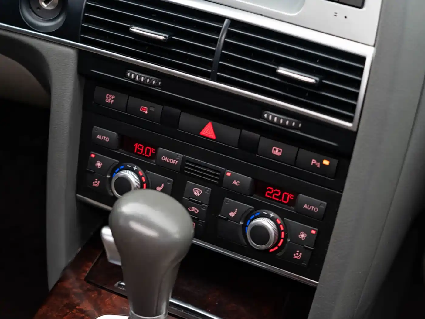 Audi A6L 2010 2.4L Luxury фото 10