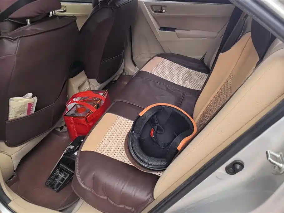 Toyota Corolla 2014 1.6L CVT GL фото 11