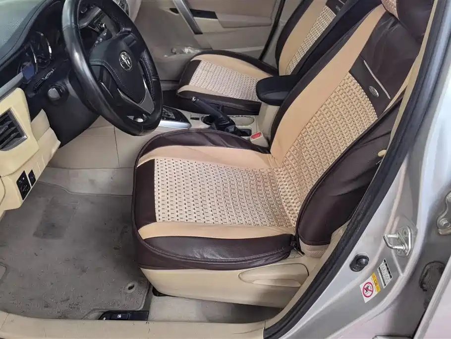 Toyota Corolla 2014 1.6L CVT GL фото 9
