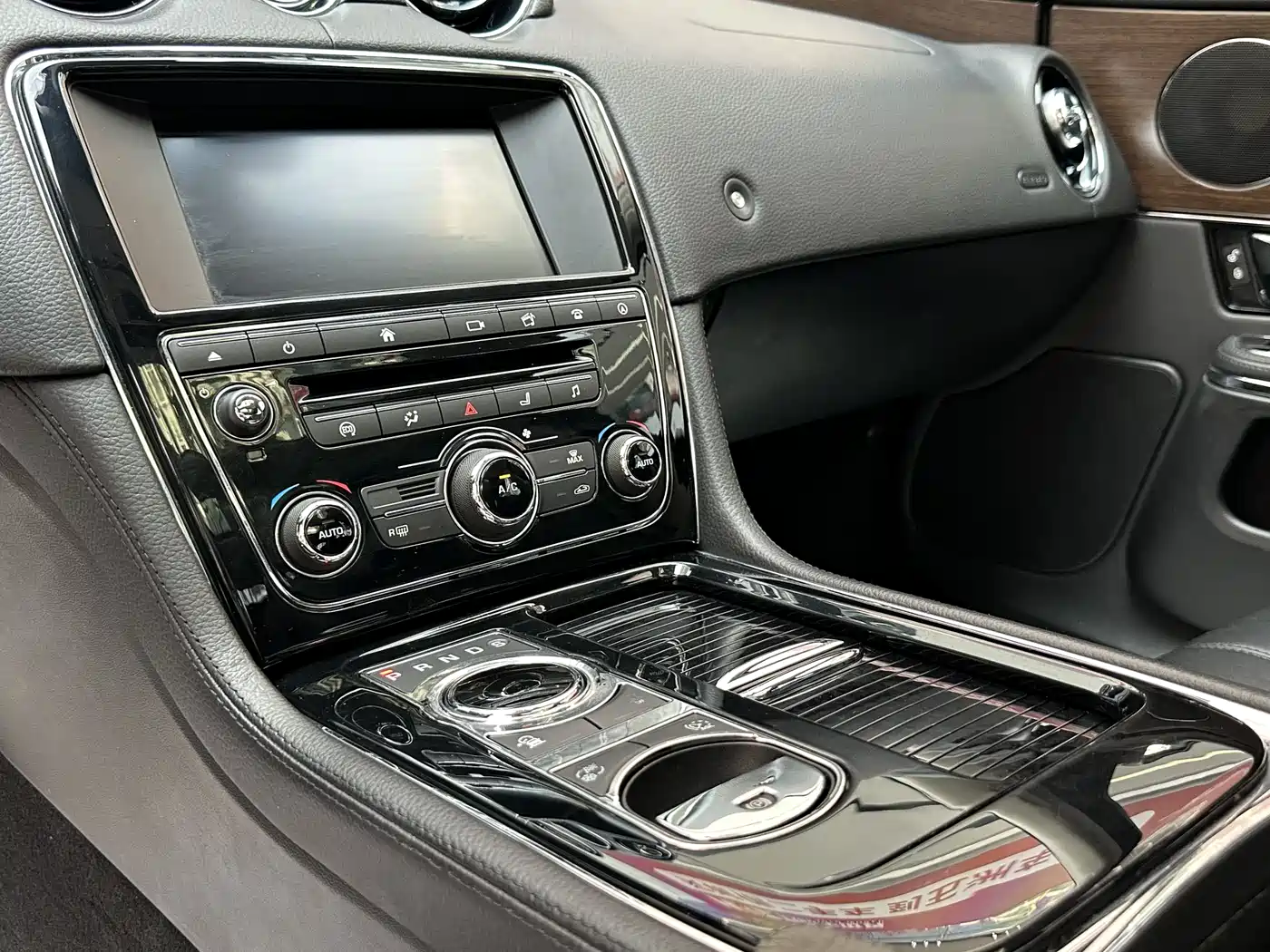 Jaguar XJ 2018 2016 XJL 3.0 SC 2WD Elegance Business Edition