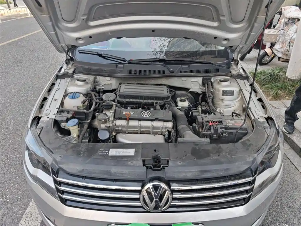 Volkswagen Bora 2014 1.6L Automatic Comfort Edition фото 11