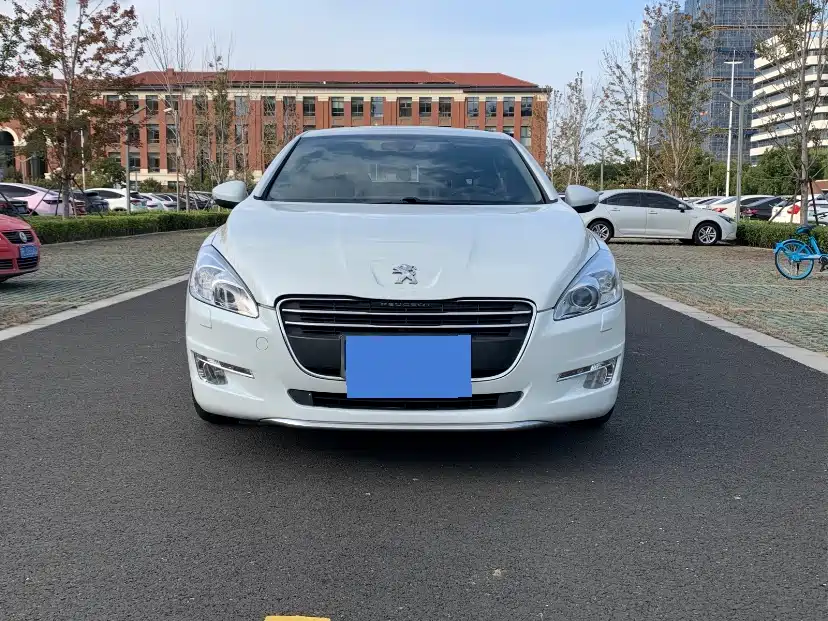 Peugeot 508 2011 2.3L Automatic Luxury Edition фото 2