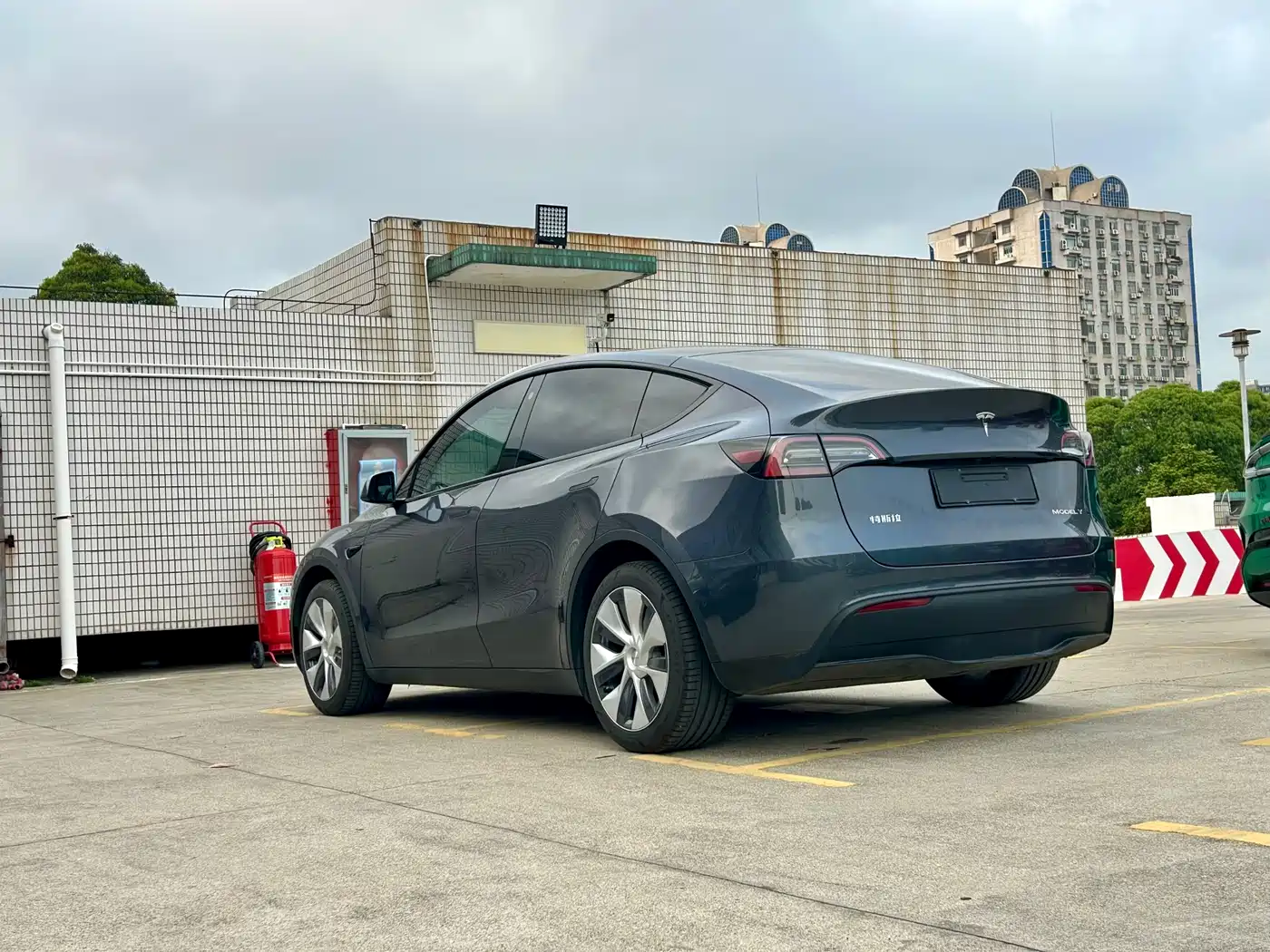 TESLA MODEL Y