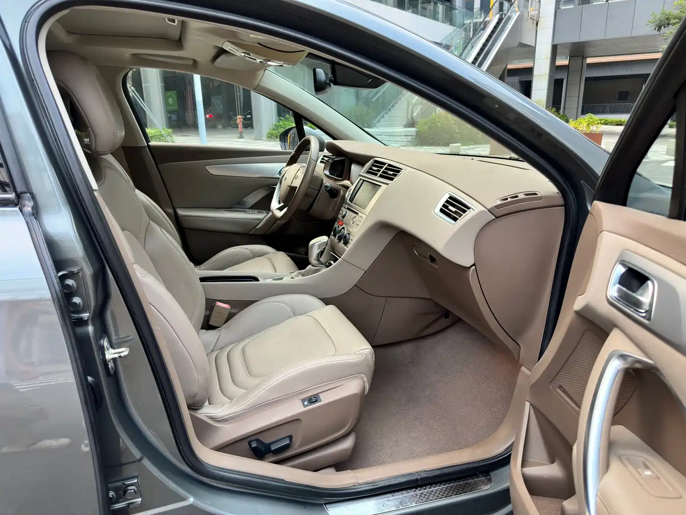 DS 5LS 2015 2014 1.6T Luxury THP160