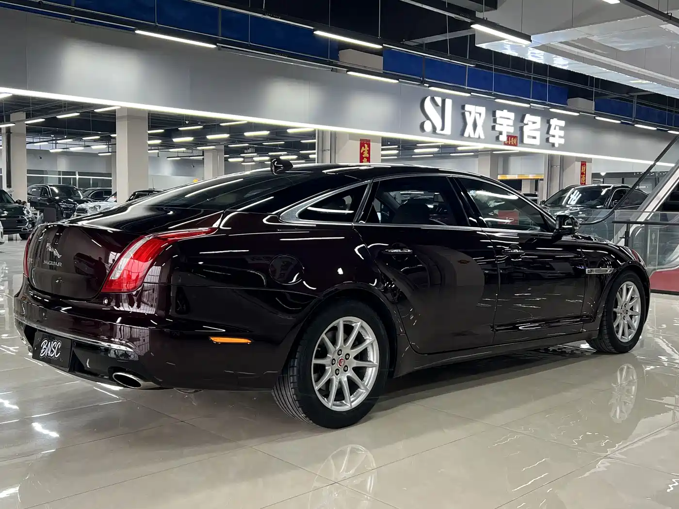 JAGUAR XJ