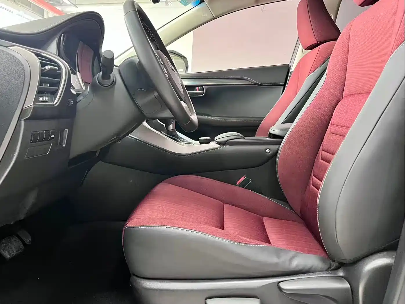 Lexus NX 2017 200 Midnight Special Limited Edition фото 7