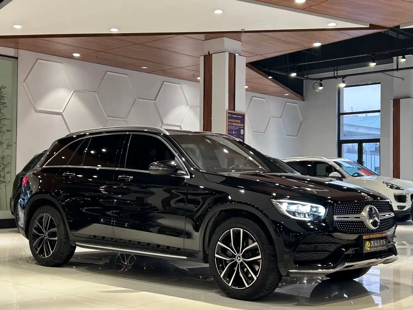 Mercedes-Benz GLC 2022 Facelift GLC 300 L 4MATIC Dynamic фото 4