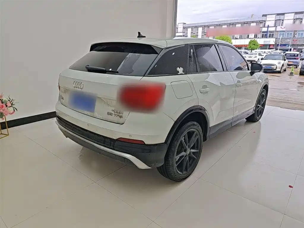 Audi Q2L 2018 35 TFSI Launch Exclusive Edition China VI фото 7