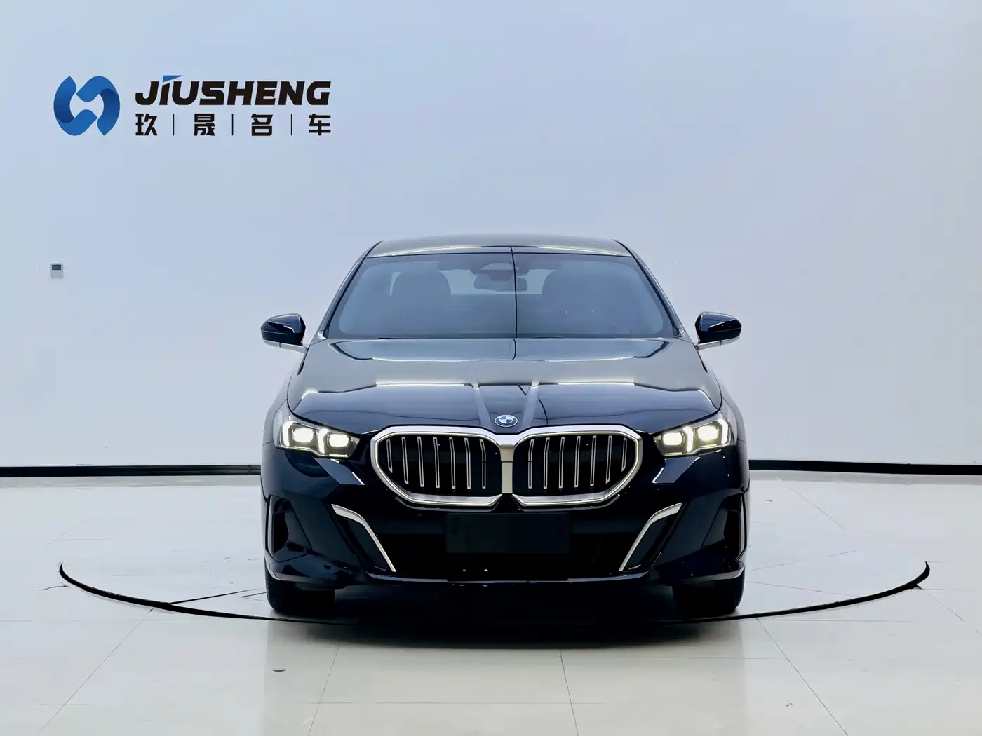 BMW 5 Series 2024 530Li Leading M Sport Package фото 2