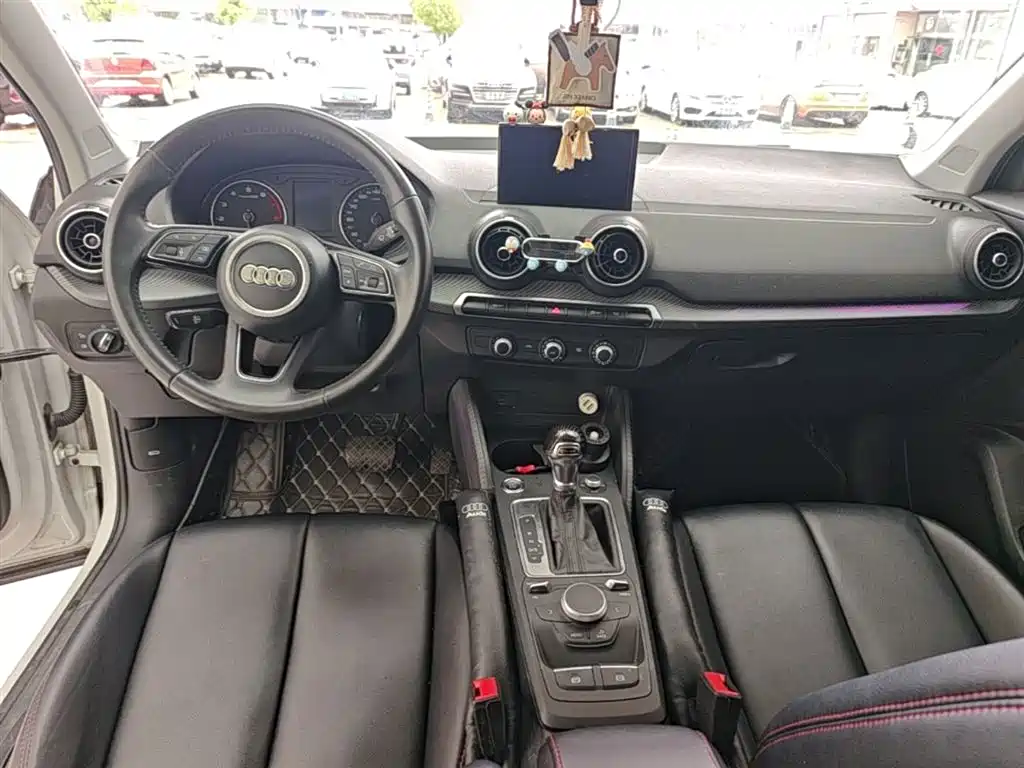 Audi Q2L 2018 35 TFSI Launch Exclusive Edition China VI фото 10