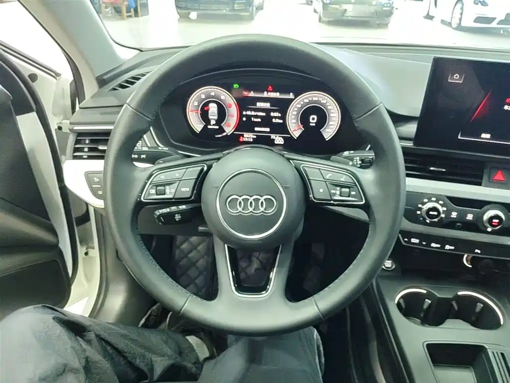 Audi A4L 2024 40 TFSI Fashion Dynamic фото 11