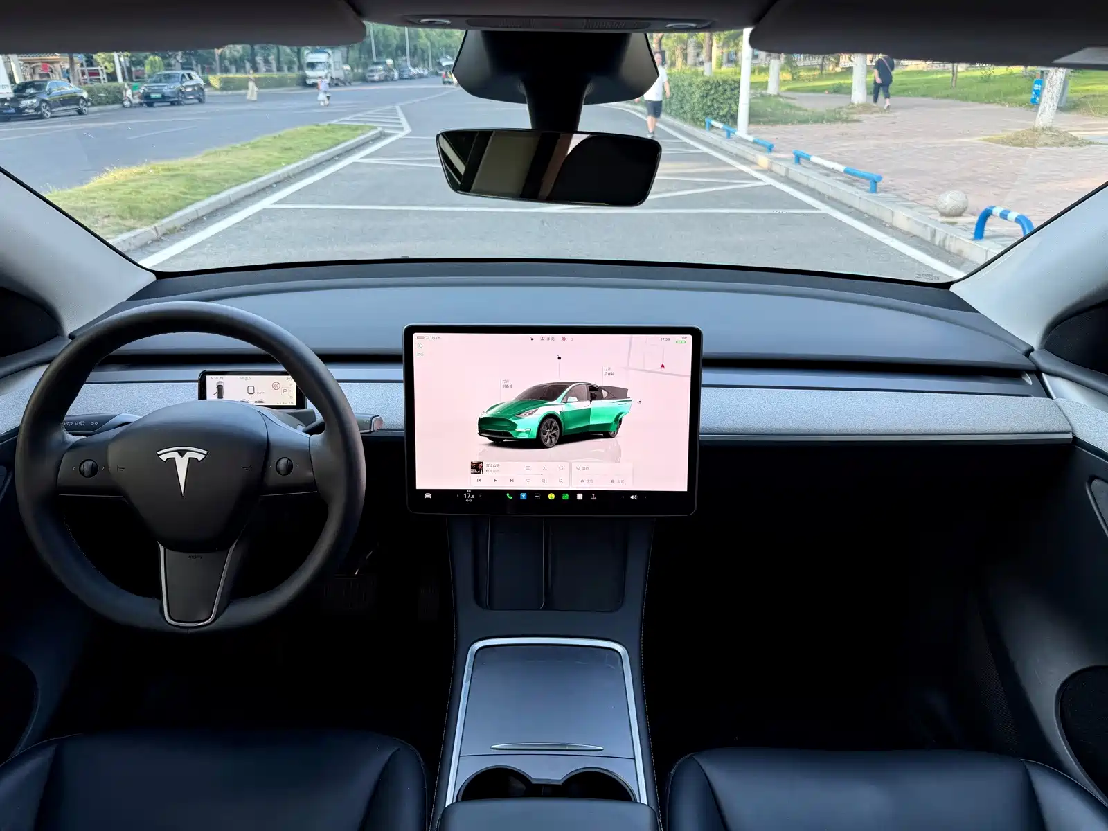 Фото 10 - Tesla Model Y