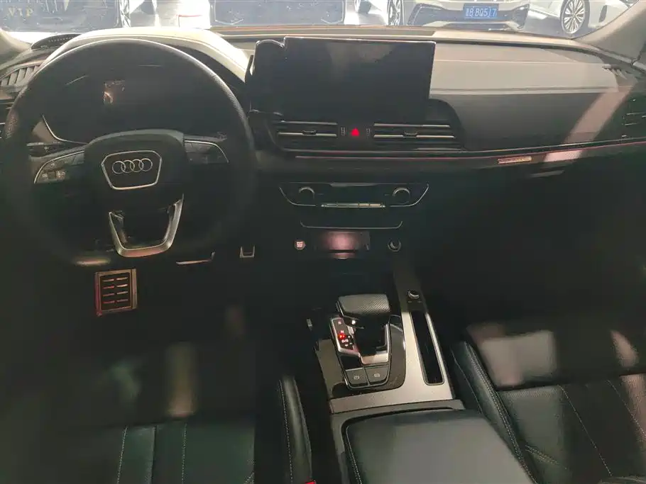 Audi Q5L 2024 Model 40 TFSI Luxury Dynamic фото 12