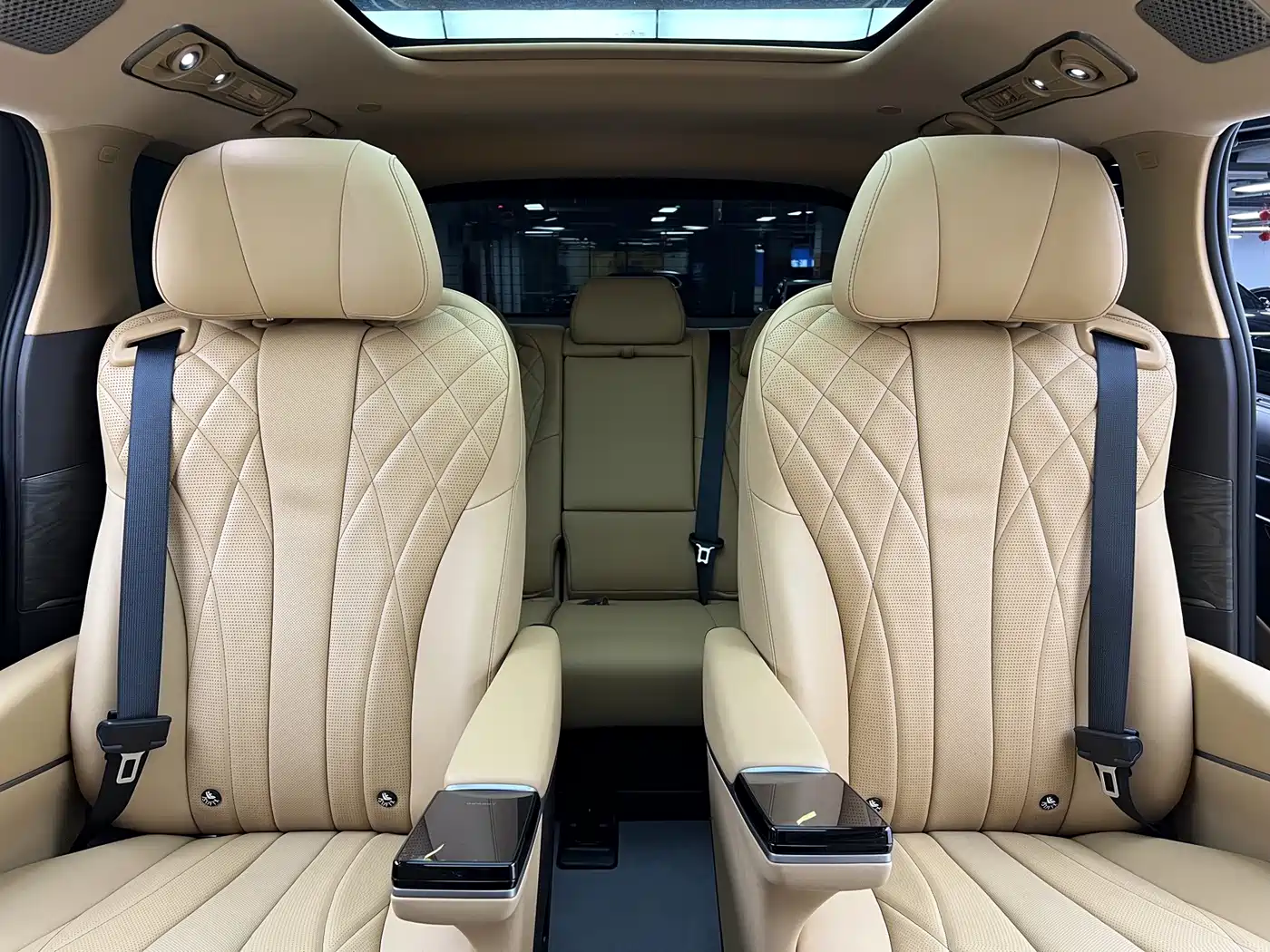 Denza D9 2026 2025 DM-i Smart Drive Edition 1020 AWD Luxury