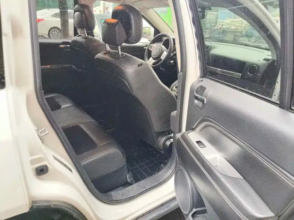 Jeep Compass (Import) 2015 2014 Facelift 2.4L 4WD Comfort Edition