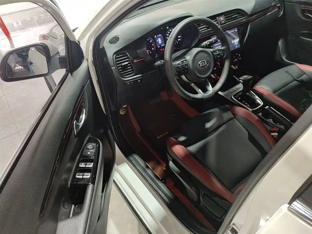 Kia KX CROSS 2018 1.6L Automatic Smart Sunroof Edition фото 16
