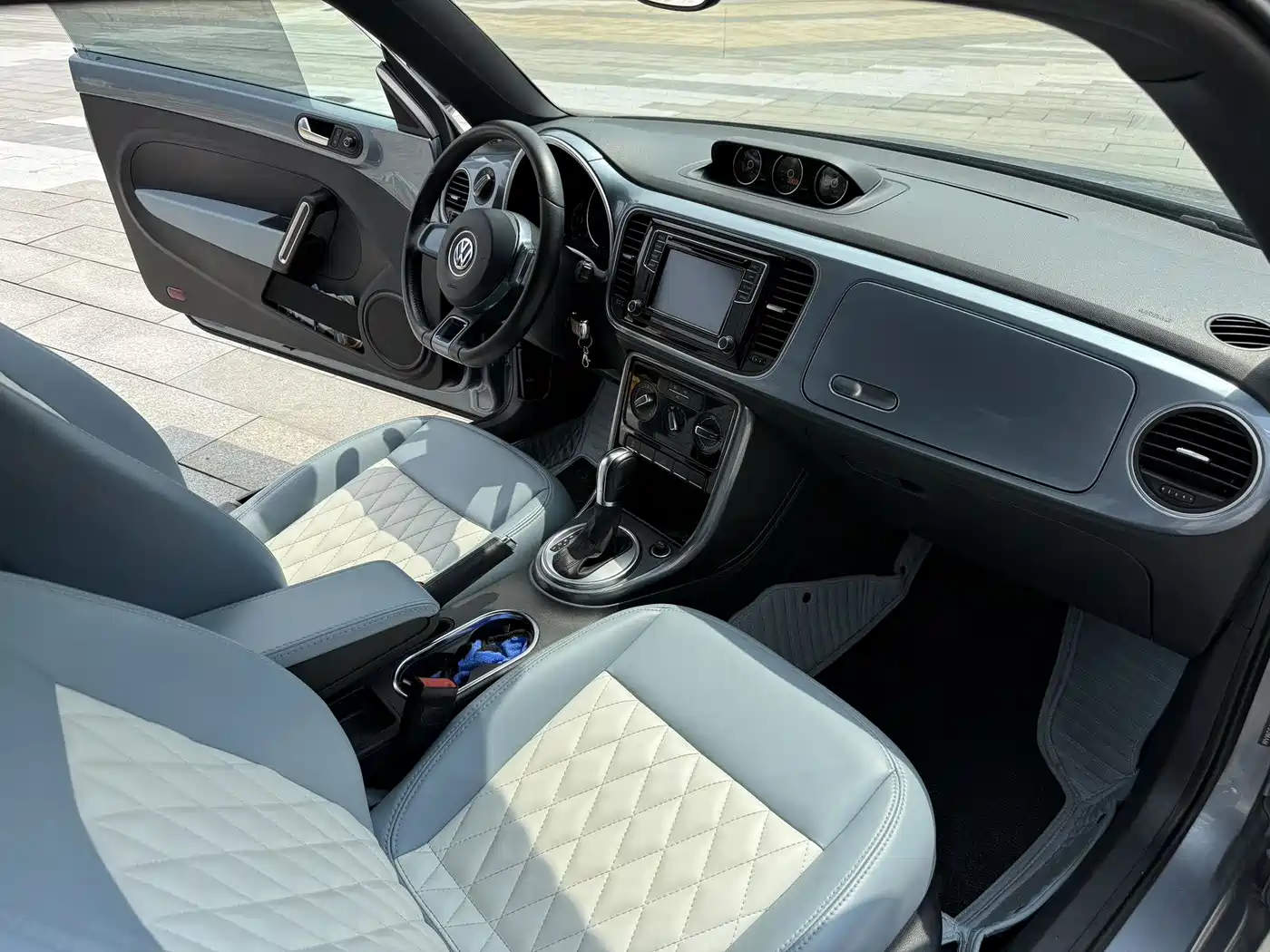 Volkswagen Beetle 2018 180TSI Easy Joy Edition фото 8
