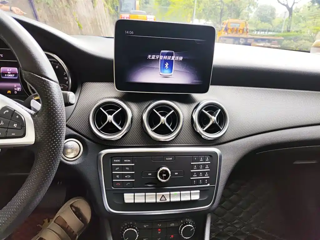 Mercedes-Benz GLA 2018 GLA 200 Dynamic фото 10