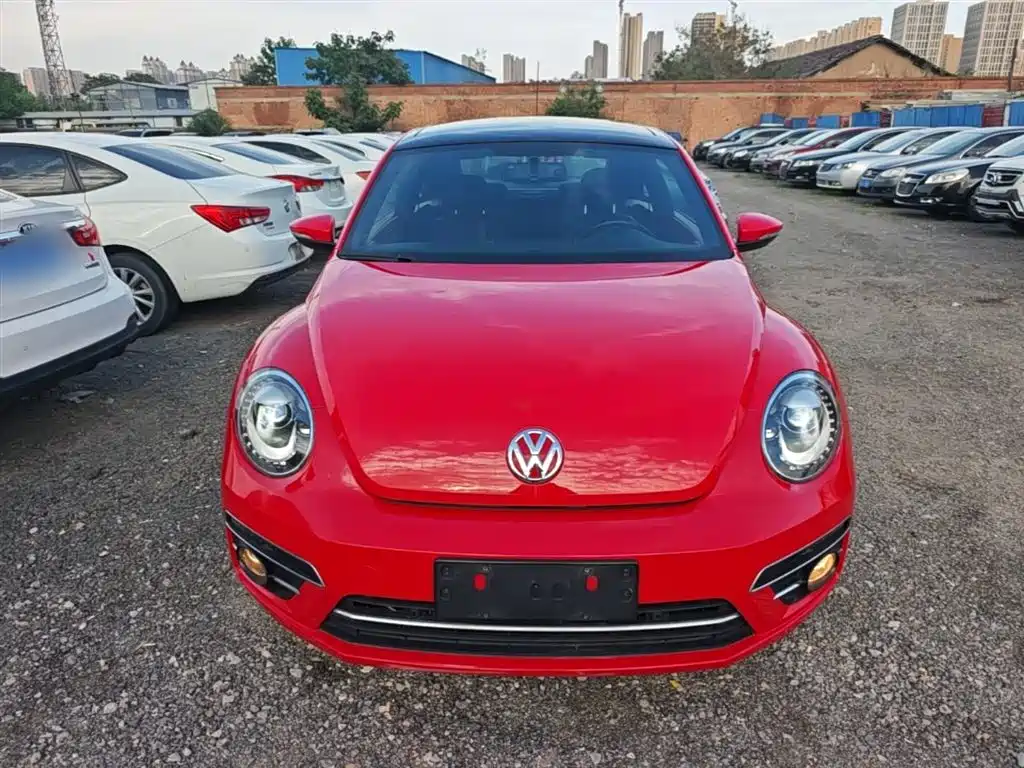 Volkswagen Beetle 2018 180TSI Trend Joy Edition фото 3