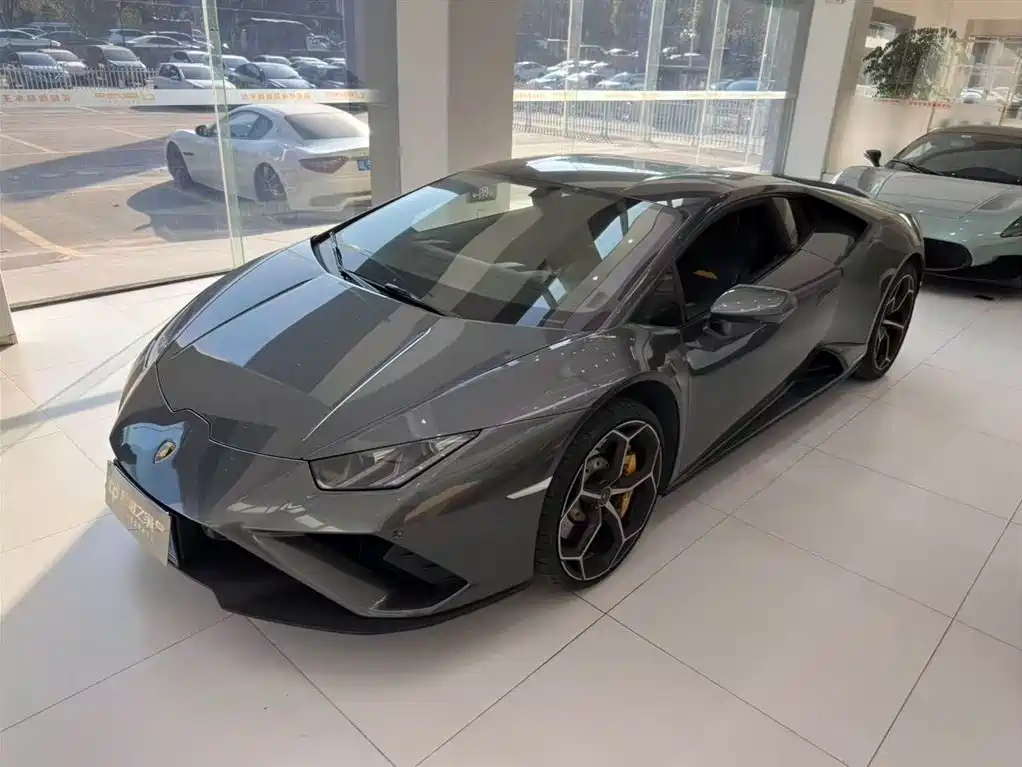 LAMBORGHINI HURACÁN