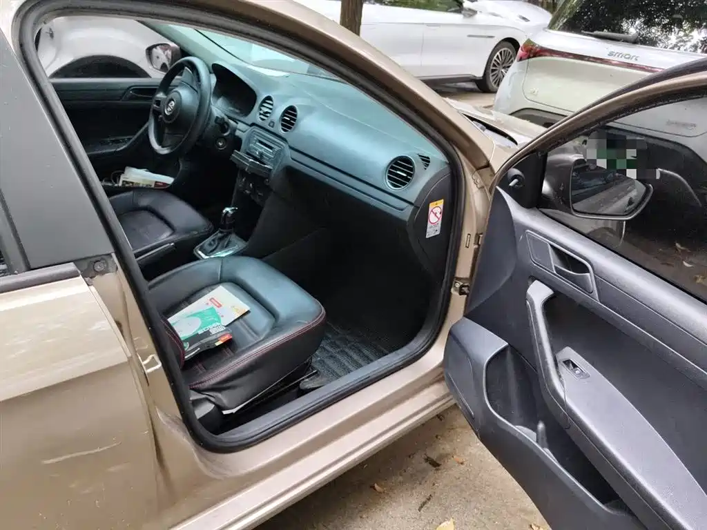Volkswagen Jetta 2013 1.6L Automatic Fashion фото 23
