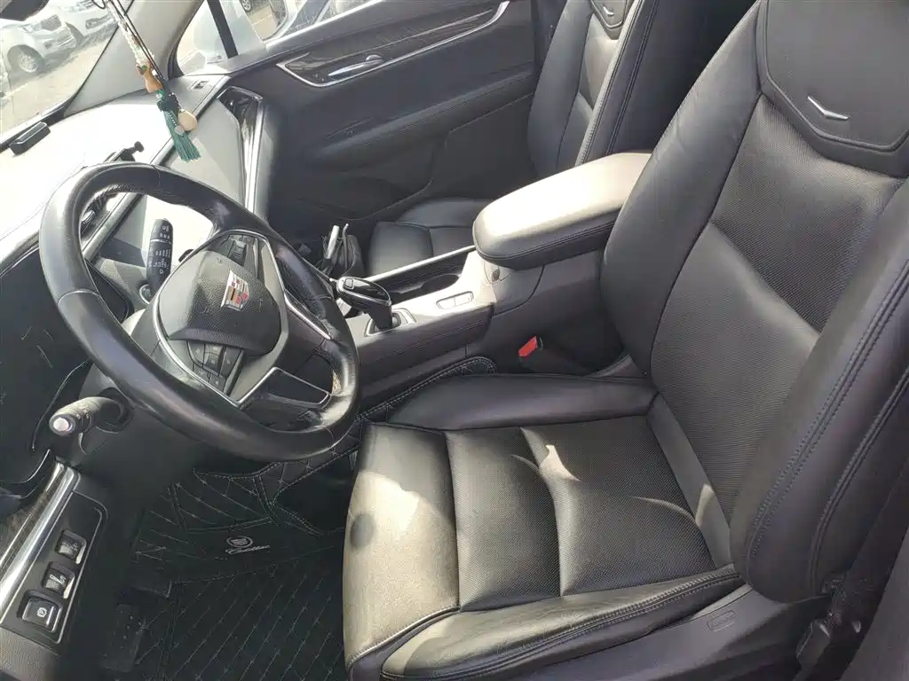 Cadillac XT5 2016 25T Luxury Model фото 15