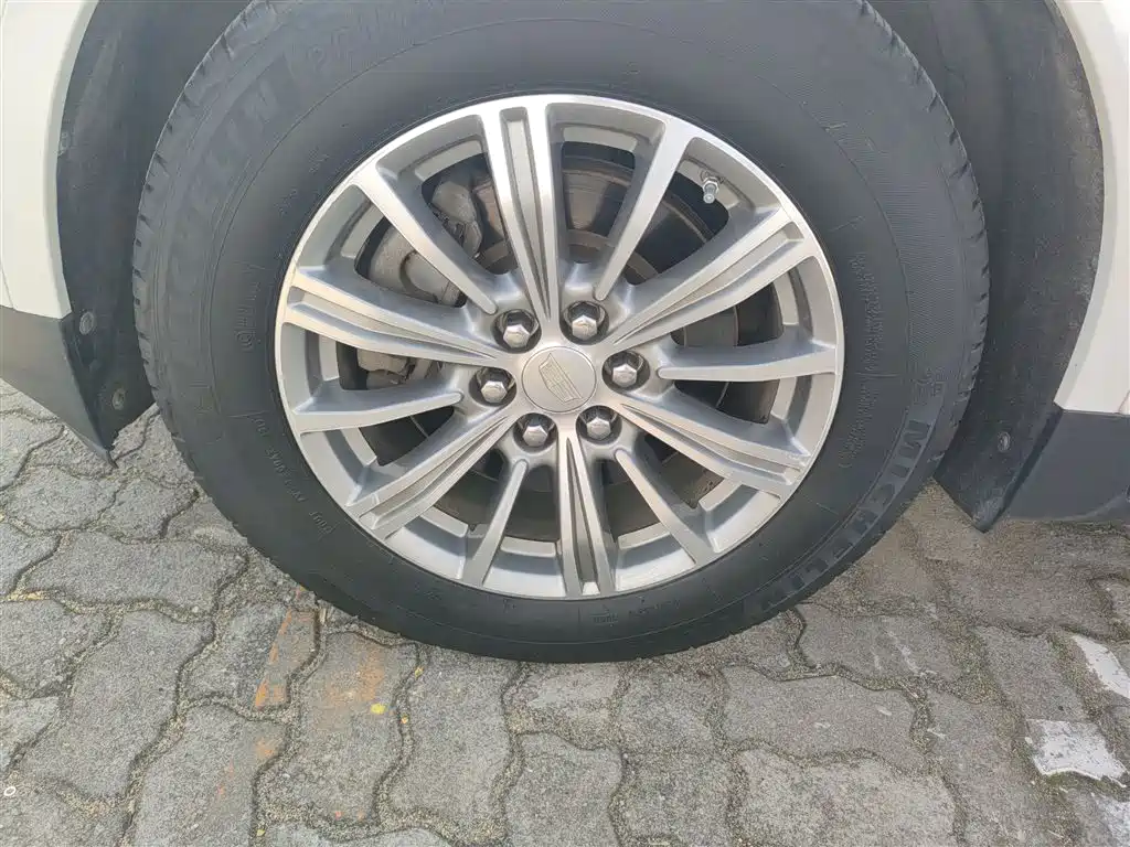 Cadillac XT5 2016 25T Luxury Model фото 23