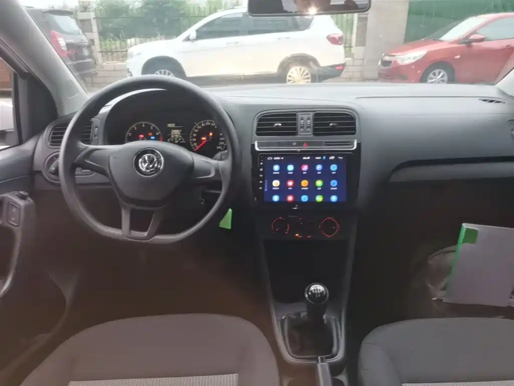 Volkswagen Polo 2016 1.4L Manual Trend фото 10