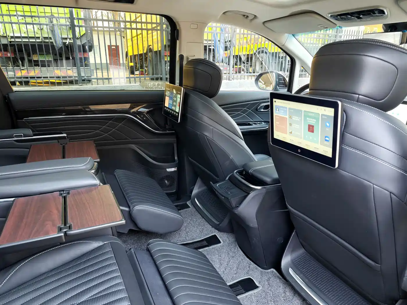 SAIC Maxus Maxus G90 2024 2.0T Interstellar 7-Seater фото 22