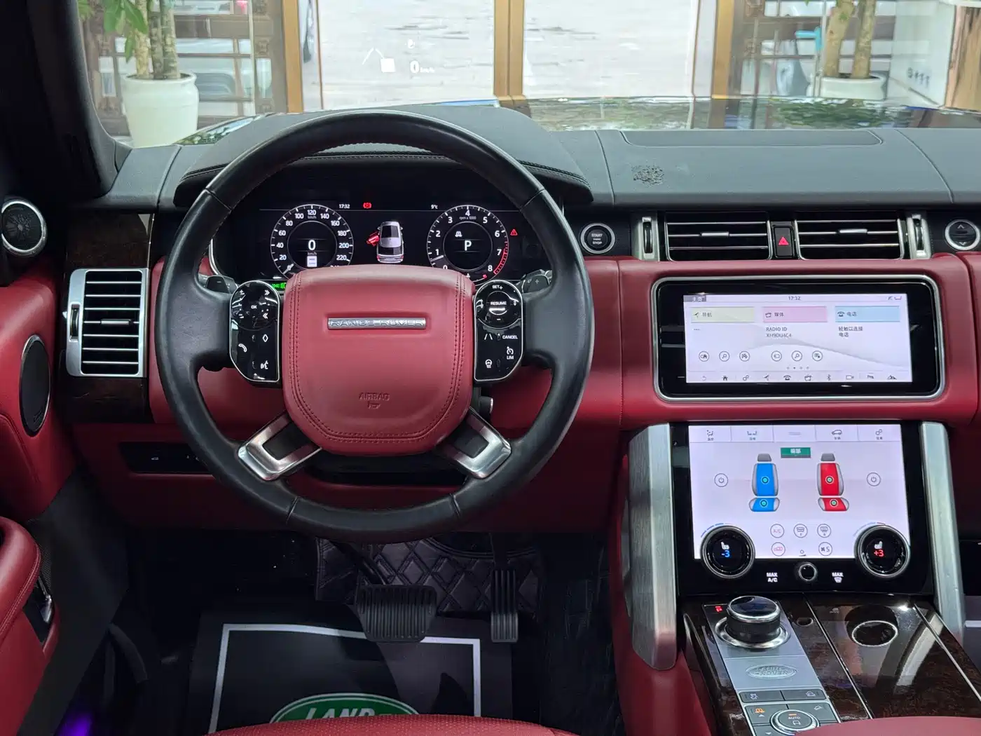 Land Rover Range Rover 2022 3.0 L6 360PS Heritage Edition фото 18