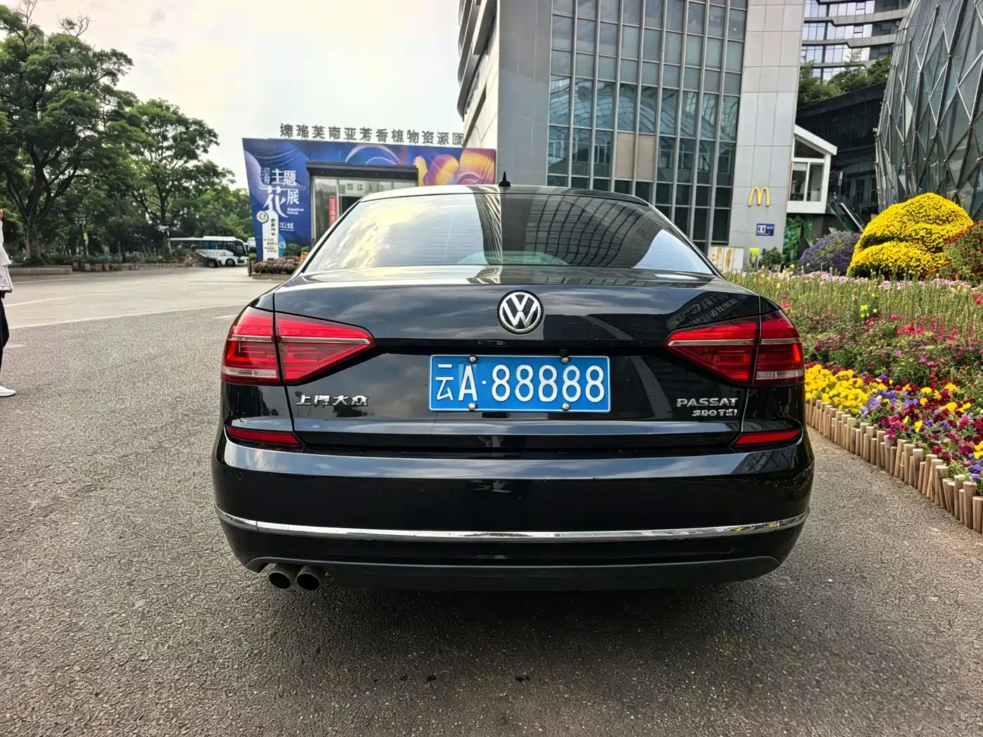 Volkswagen Passat 2017 280TSI DSG Prestige фото 14