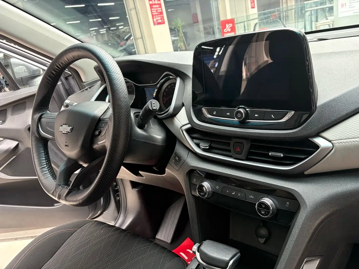 Chevrolet Volando 2018 530T Auto Sport Edition (5+2 seater) China V фото 16