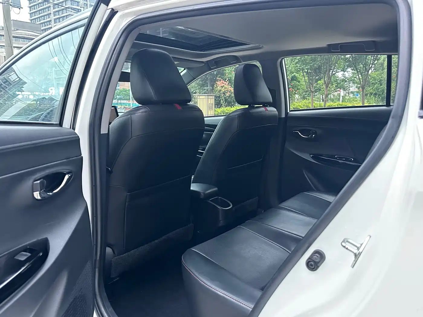 Toyota YARiS L Zhi Xuan 2020 1.5L CVT Premium Edition фото 8