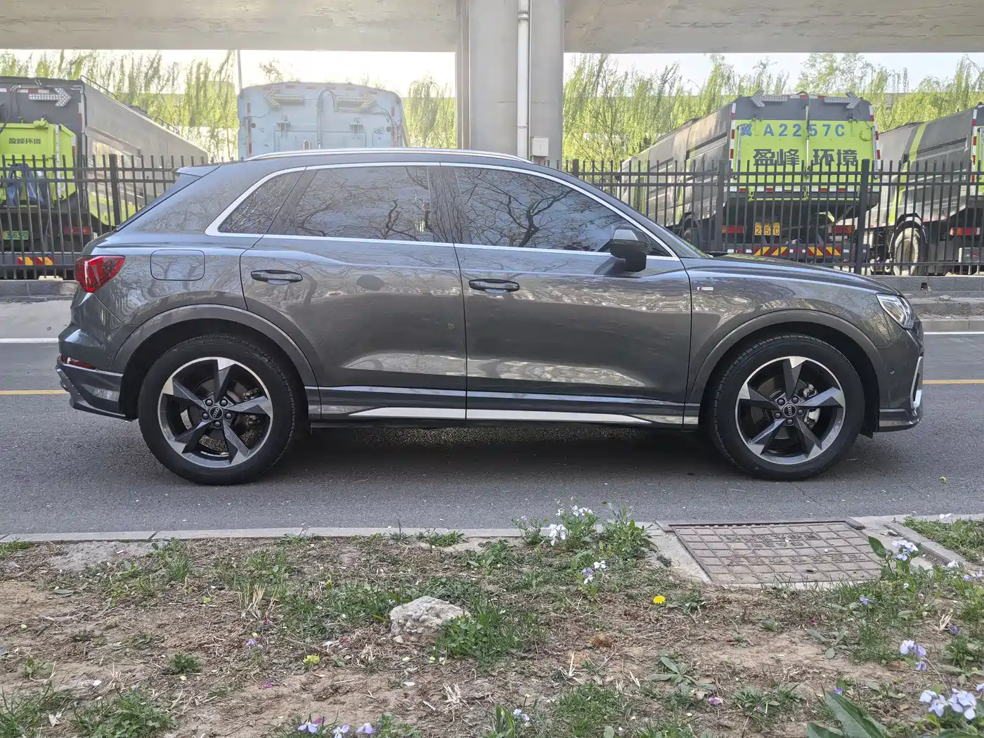 AUDI Q3