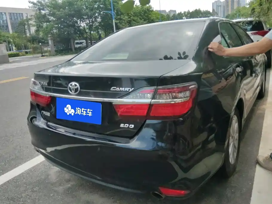 Toyota Camry 2015 2.0G Leading Edition фото 3