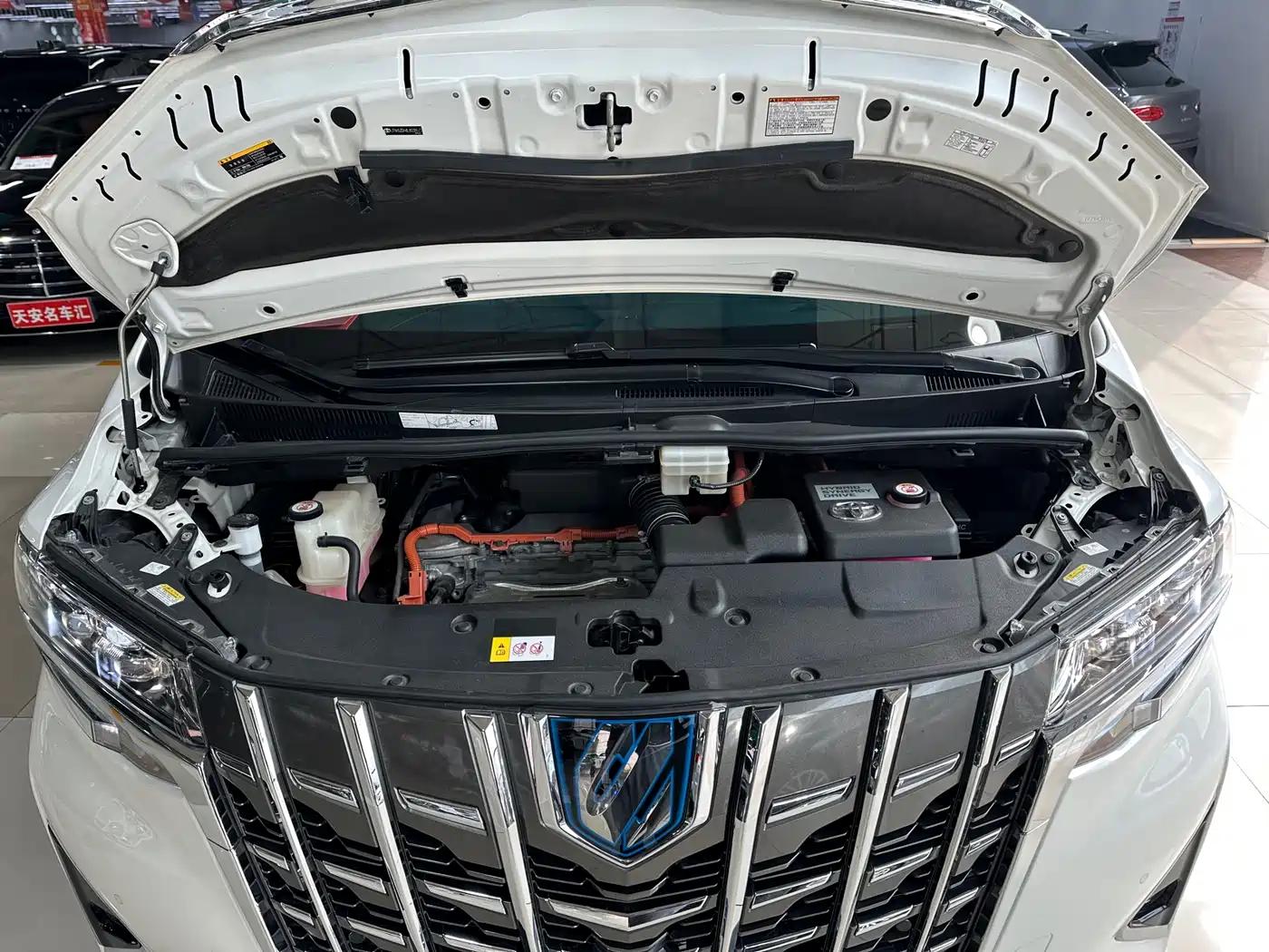 Toyota Alphard 2020 Hybrid 2.5L Premium Edition фото 18