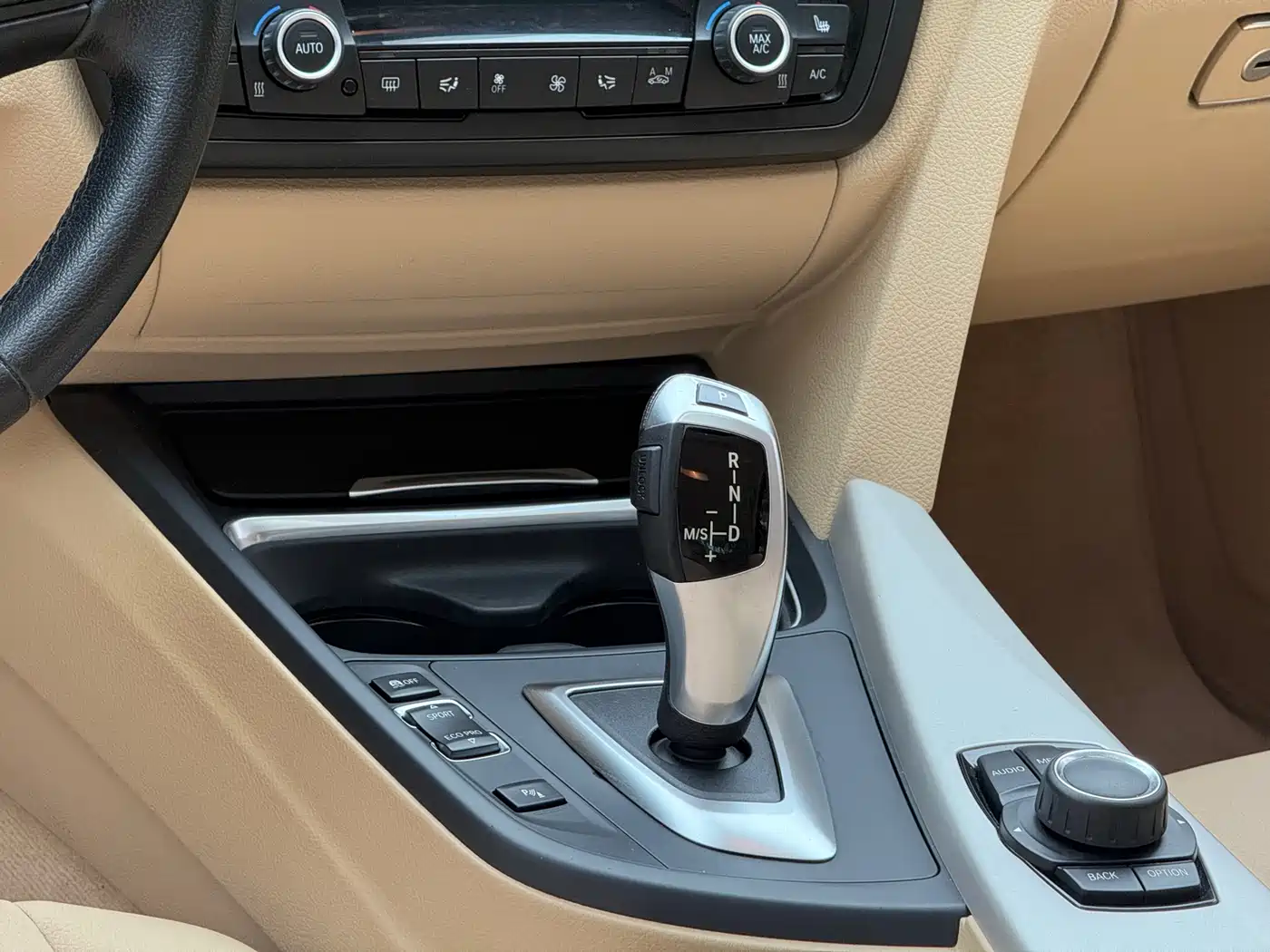 BMW 3 Series 2015 320i Fashion фото 12