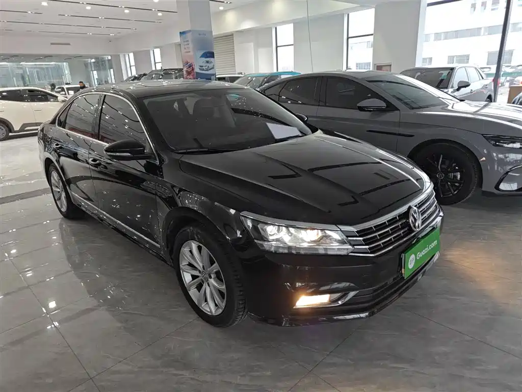 Volkswagen Passat 2017 330TSI DSG Prestige фото 23