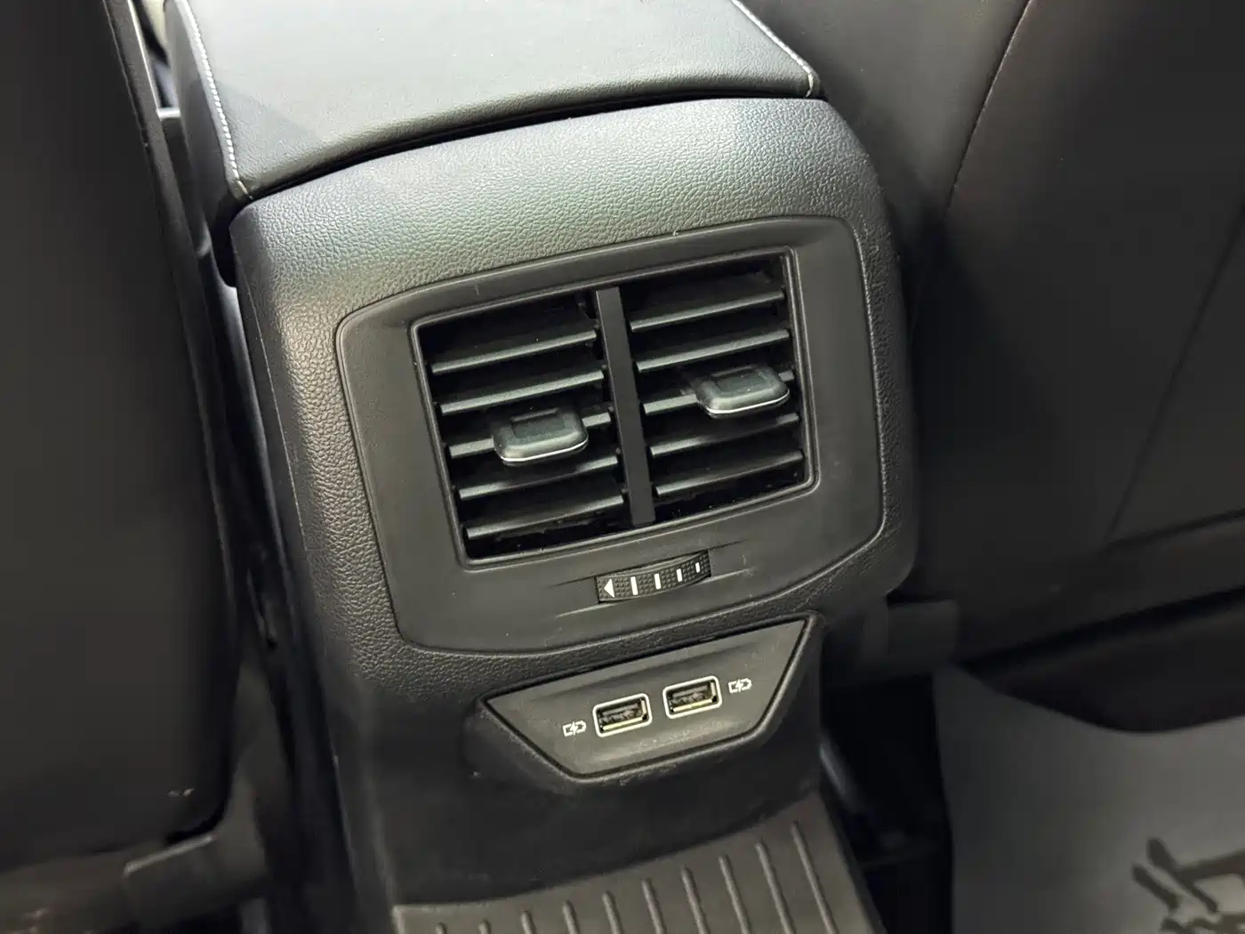 Volkswagen T-ROC 2023 280TSI DSG 2WD Time Edition фото 21