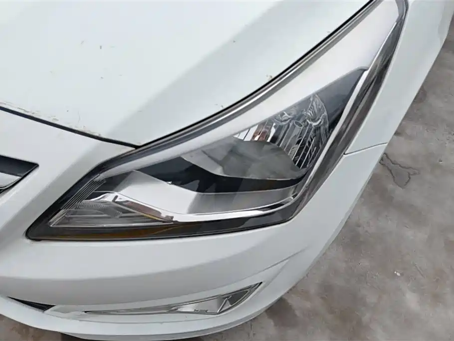 Hyundai Verna 2014 1.4L Automatic Smart GLS фото 5
