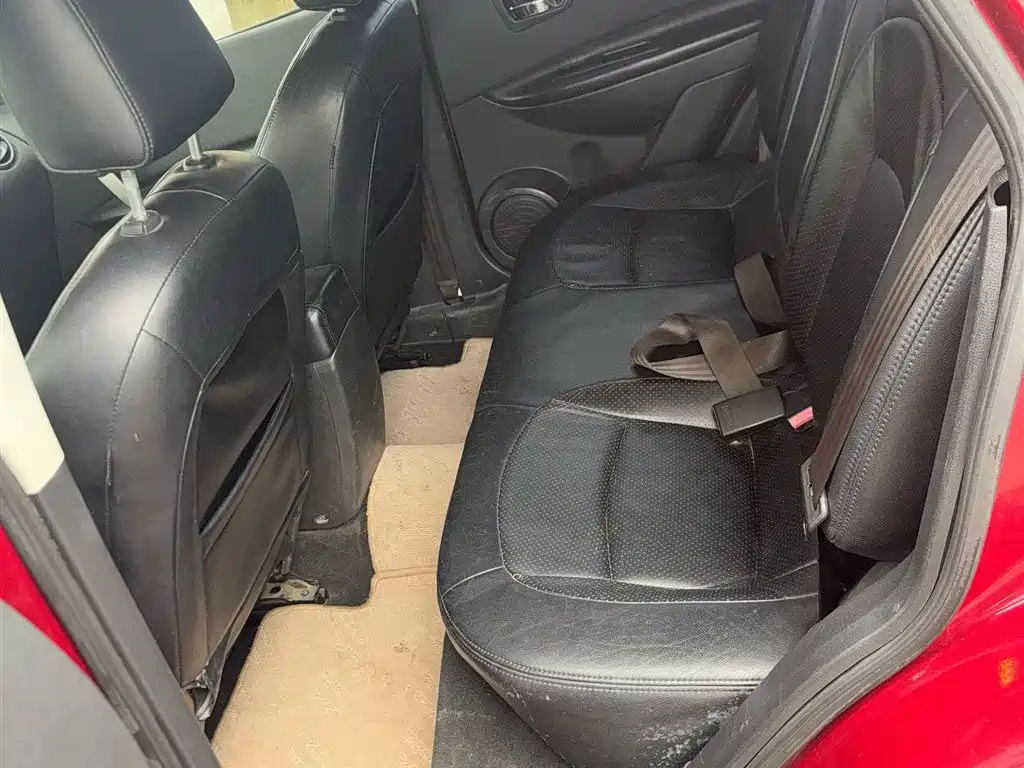 Nissan Qashqai 2012 2011 2.0XL Fire CVT 2WD